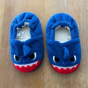 Toddler Boy - Size Small (5/6) - Blue Shark Face Slippers